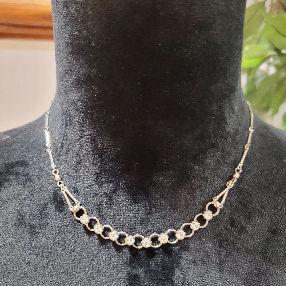 Cool Jewels Womens Gold Tone Luxury Floral Link Chain Pendant Necklace